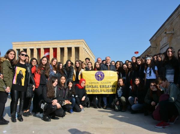Okulumuzdan öğrenci ve öğretmen heyeti 10 Kasım Atatürkü Anma Günü münasebetiyle Anıtkabirde hazır bulundu.